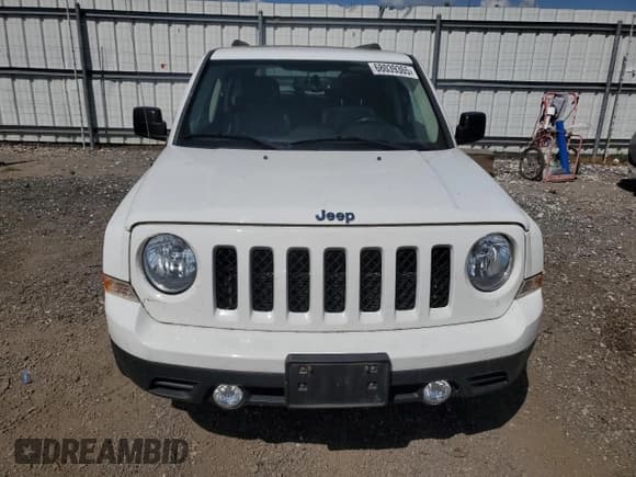 ✅ 2015 Jeep Patriot Latitude • VIN: 1C4NJPFA5FD430362 • Lot: 68039365. Wystawiony na Copart z przebiegiem 111 113 mil. Bezpłatny archiwum sprzedaży aukcyjnych z USA i szczegółowy raport historii pojazdu na DreamBid. Zdjęcie 5.