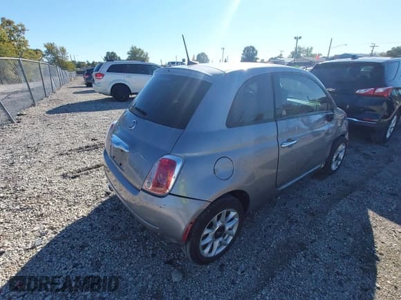 ✅ 2017 FIAT 500 Pop • VIN: 3C3CFFKR7HT553872 • Lot: 43421969. Wystawiony na IAAI z przebiegiem 56 125 mil. Bezpłatny archiwum sprzedaży aukcyjnych z USA i szczegółowy raport historii pojazdu na DreamBid. Zdjęcie 4.