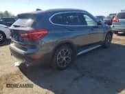 ✅ 2022 BMW X1 xDrive28i • VIN: WBXJG9C07N5U60818 • Lot: 85304115. Wystawiony na Copart z przebiegiem 52 698 mil. Bezpłatny archiwum sprzedaży aukcyjnych z USA i szczegółowy raport historii pojazdu na DreamBid. Zdjęcie 3.
