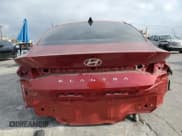 ✅ 2024 Hyundai Elantra SE • VIN: KMHLL4DGXRU762563 • Lot: 84364795. Wystawiony na Copart z przebiegiem 13 029 mil. Bezpłatny archiwum sprzedaży aukcyjnych z USA i szczegółowy raport historii pojazdu na DreamBid. Zdjęcie 6.