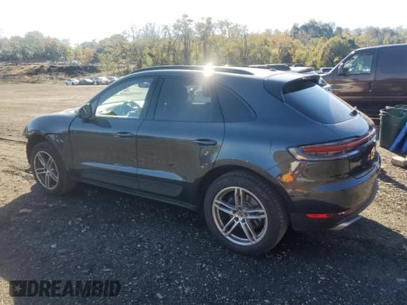 ✅ 2021 Porsche Macan • VIN: WP1AA2A53MLB05089 • Lot: 82544645. Listed on Copart with 38,805 mi. Free auction sales archive from the USA and detailed vehicle history report at DreamBid. Image 2.