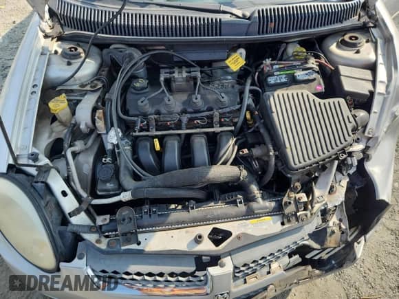 2005 Dodge Neon SXT z VIN 1B3ES56C25D200975, wystawiony jako Copart lot #63220495 z przebiegiem 159 327 mil mil oraz Szkoda całkowita • Salvage title. Historia ofert i sprzedaży dostępna na DreamBid. Obrazek 11.