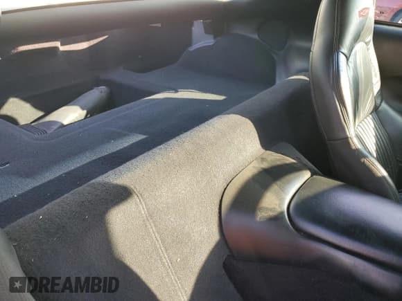 ✅ 2003 Chevrolet Corvette Z06 • VIN: 1G1YY12S335107981 • Лот: 82772075. Опубликован ранее на Copart с пробегом 84 464 миль. Бесплатный доступ к архиву аукционных продаж из США и подробный отчёт об истории автомобиля на DreamBid. Изображение 10.