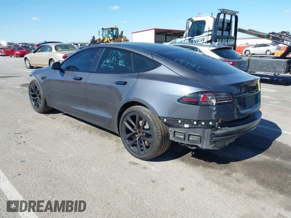 ✅ 2022 Tesla Model S • VIN: 5YJSA1E59NF477454 • Lot: 43486190. Wystawiony na IAAI z przebiegiem 22 594 mil. Bezpłatny archiwum sprzedaży aukcyjnych z USA i szczegółowy raport historii pojazdu na DreamBid. Zdjęcie 3.