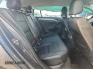 ✅ 2017 Volkswagen Golf S • VIN: 3VW117AU2HM070441 • Lot: 70125225. Wystawiony na Copart z przebiegiem 75 593 mil. Bezpłatny archiwum sprzedaży aukcyjnych z USA i szczegółowy raport historii pojazdu na DreamBid. Zdjęcie 10.