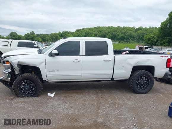 ✅ 2019 Chevrolet Silverado 2500HD LT • VIN: 1GC1KSEY0KF178774 • Лот: 42319711. Опубликован ранее на IAAI с пробегом 165 626 миль. Бесплатный доступ к архиву аукционных продаж из США и подробный отчёт об истории автомобиля на DreamBid. Изображение 14.