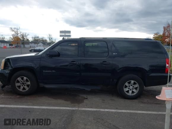 ✅ 2010 GMC Yukon XL SLT • VIN: 1GKUKKE36AR212266 • Lot: 43509651. Wystawiony na IAAI z przebiegiem 250 143 mil. Bezpłatny archiwum sprzedaży aukcyjnych z USA i szczegółowy raport historii pojazdu na DreamBid. Zdjęcie 14.