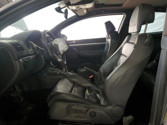 ✅ 2008 Volkswagen R32 • VIN: WVWKC71K08W098156 • Lot: 68373634. Listed on Copart with Not provided. Free auction sales archive from the USA and detailed vehicle history report at DreamBid. Image 7.