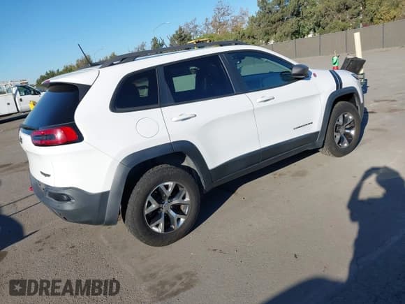 ✅ 2016 Jeep Cherokee Trailhawk • VIN: 1C4PJMBS5GW317149 • Лот: 43487436. Опубликован ранее на IAAI с пробегом 94 116 миль. Бесплатный доступ к архиву аукционных продаж из США и подробный отчёт об истории автомобиля на DreamBid. Изображение 4.