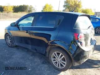 2012 Chevrolet Sonic LT с VIN 1G1JC6SH2C4121314, выставлен на аукционе IAAI как лот 43470559 с пробегом 103 652 миль миль и . История ставок и продаж доступна на DreamBid. Изображение 3.