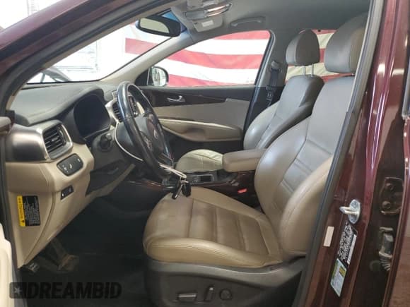 ✅ 2018 Kia Sorento EX • VIN: 5XYPHDA15JG354792 • Лот: 91345735. Опубликован ранее на Copart с пробегом 140 277 миль. Бесплатный доступ к архиву аукционных продаж из США и подробный отчёт об истории автомобиля на DreamBid. Изображение 7.