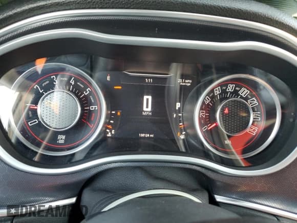 ✅ 2015 Dodge Challenger SXT Plus • VIN: 2C3CDZBG7FH710585 • Lot: 70525174. Wystawiony na Copart z przebiegiem 138 124 mil. Bezpłatny archiwum sprzedaży aukcyjnych z USA i szczegółowy raport historii pojazdu na DreamBid. Zdjęcie 9.