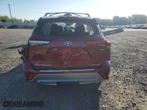 ✅ 2021 Toyota Highlander Hybrid Platinum • VIN: 5TDEBRCH5MS061756 • Lot: 80827315. Listed on Copart with 33,044 mi. Free auction sales archive from the USA and detailed vehicle history report at DreamBid. Image 6.