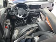 ✅ 2020 Kia Sportage EX • VIN: KNDPNCAC0L7760418 • Lot: 83862735. Wystawiony na Copart z przebiegiem Nie podano. Bezpłatny archiwum sprzedaży aukcyjnych z USA i szczegółowy raport historii pojazdu na DreamBid. Zdjęcie 8.