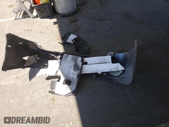 ✅ 2014 Lexus RX 450h • VIN: JTJBC1BA4E2069441 • Lot: 68037585. Wystawiony na Copart z przebiegiem 119 640 mil. Bezpłatny archiwum sprzedaży aukcyjnych z USA i szczegółowy raport historii pojazdu na DreamBid. Zdjęcie 12.