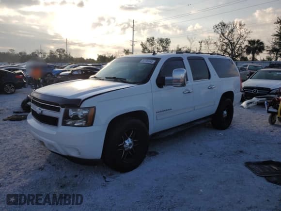 ✅ 2011 Chevrolet Suburban LT • VIN: 1GNSKJE35BR350869 • Лот: 82705345. Опубликован ранее на Copart с пробегом 220 587 миль. Бесплатный доступ к архиву аукционных продаж из США и подробный отчёт об истории автомобиля на DreamBid. Изображение 1.