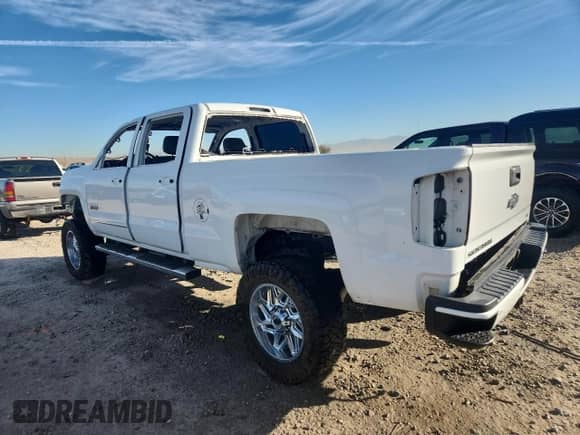 ✅ 2015 Chevrolet Silverado 3500HD LTZ • VIN: 1GC4K0C84FF676325 • Лот: 87258775. Опубликован ранее на Copart с пробегом 132 809 миль. Бесплатный доступ к архиву аукционных продаж из США и подробный отчёт об истории автомобиля на DreamBid. Изображение 2.