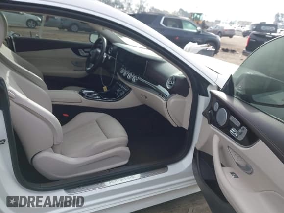 ✅ 2018 Mercedes-Benz E 400 • VIN: WDD1J6FB0JF062659 • Lot: 43749567. Listed on IAAI with 74,791 mi. Free auction sales archive from the USA and detailed vehicle history report at DreamBid. Image 5.