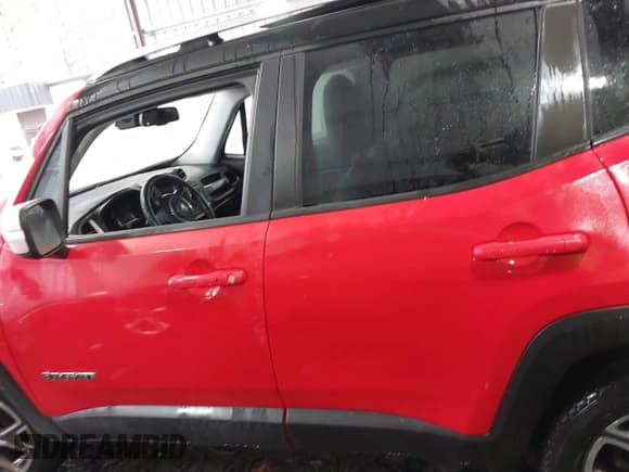 ✅ 2017 Jeep Renegade Limited • VIN: ZACCJBDB9HPE44954 • Lot: 41793456. Listed on IAAI with 44,424 mi. Free auction sales archive from the USA and detailed vehicle history report at DreamBid. Image 15.