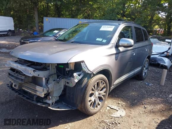 2018 Mitsubishi Outlander ES z VIN JA4AZ3A38JZ005197, wystawiony jako IAAI lot #43126066 z przebiegiem 76 339 mil mil oraz . Historia ofert i sprzedaży dostępna na DreamBid. Obrazek 18.