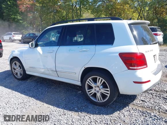 ✅ 2013 Mercedes-Benz GLK 350 • VIN: WDCGG8JB8DG109077 • Lot: 43320652. Wystawiony na IAAI z przebiegiem 218 075 mil. Bezpłatny archiwum sprzedaży aukcyjnych z USA i szczegółowy raport historii pojazdu na DreamBid. Zdjęcie 14.