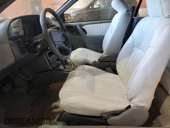 ✅ 1994 Pontiac Sunbird • VIN: 1G2JB31TXR7536424 • Lot: 81516115. Wystawiony na Copart z przebiegiem 159 763 mil. Bezpłatny archiwum sprzedaży aukcyjnych z USA i szczegółowy raport historii pojazdu na DreamBid. Zdjęcie 7.