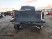 ✅ 2006 Chevrolet Silverado 2500HD LT3 • VIN: 1GCHK23D56F156919 • Lot: 84831324. Wystawiony na Copart z przebiegiem Nie podano. Bezpłatny archiwum sprzedaży aukcyjnych z USA i szczegółowy raport historii pojazdu na DreamBid. Zdjęcie 6.