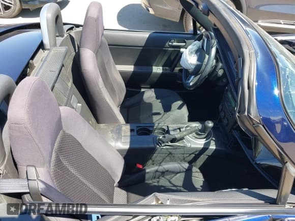 ✅ 2008 Mazda MX-5 Miata Grand Touring • VIN: JM1NC26F780156830 • Lot: 42017749. Wystawiony na IAAI z przebiegiem 80 279 mil. Bezpłatny archiwum sprzedaży aukcyjnych z USA i szczegółowy raport historii pojazdu na DreamBid. Zdjęcie 8.