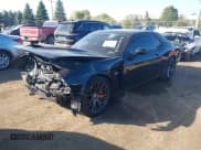 ✅ 2016 Dodge Challenger SRT 392 • VIN: 2C3CDZDJ1GH288856 • Lot: 43445083. Wystawiony na IAAI z przebiegiem 62 347 mil. Bezpłatny archiwum sprzedaży aukcyjnych z USA i szczegółowy raport historii pojazdu na DreamBid. Zdjęcie 2.