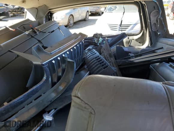 ✅ 2001 Chevrolet Suburban LT • VIN: 3GNFK16TX1G132294 • Лот: 46893455. Опубликован ранее на Copart с пробегом Не указан. Бесплатный доступ к архиву аукционных продаж из США и подробный отчёт об истории автомобиля на DreamBid. Изображение 10.