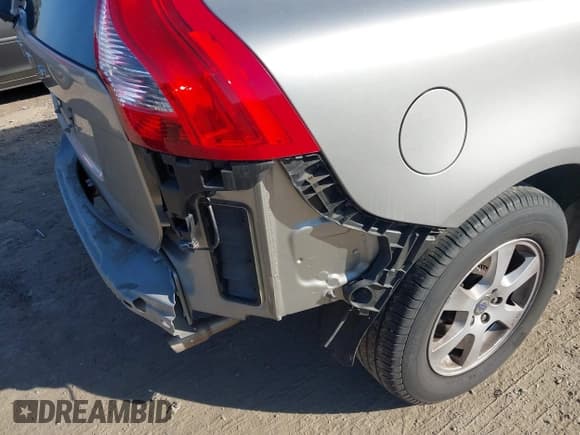 ✅ 2012 Volvo XC60 PZEV • VIN: YV4940DL6C2283400 • Lot: 43508684. Wystawiony na IAAI z przebiegiem 81 025 mil. Bezpłatny archiwum sprzedaży aukcyjnych z USA i szczegółowy raport historii pojazdu na DreamBid. Zdjęcie 12.