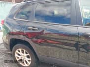 ✅ 2016 Jeep Cherokee Altitude • VIN: 1C4PJMAS7GW235912 • Lot: 43372116. Wystawiony na IAAI z przebiegiem 96 739 mil. Bezpłatny archiwum sprzedaży aukcyjnych z USA i szczegółowy raport historii pojazdu na DreamBid. Zdjęcie 19.