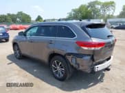 ✅ 2017 Toyota Highlander XLE • VIN: 5TDJZRFH9HS509332 • Lot: 42845718. Wystawiony na IAAI z przebiegiem 113 462 mil. Bezpłatny archiwum sprzedaży aukcyjnych z USA i szczegółowy raport historii pojazdu na DreamBid. Zdjęcie 3.