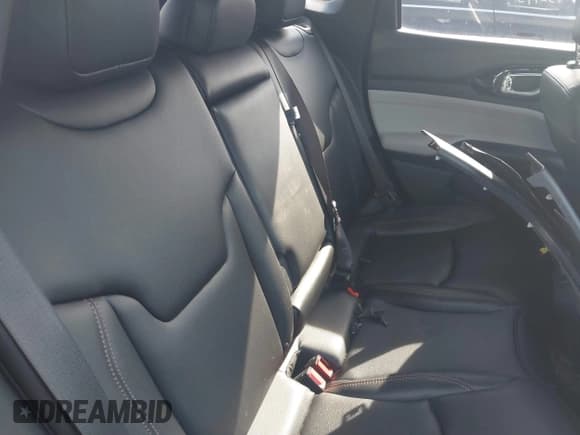 ✅ 2024 Jeep Compass Limited • VIN: 3C4NJDCN9RT586828 • Lot: 43330924. Wystawiony na IAAI z przebiegiem 15 306 mil. Bezpłatny archiwum sprzedaży aukcyjnych z USA i szczegółowy raport historii pojazdu na DreamBid. Zdjęcie 8.