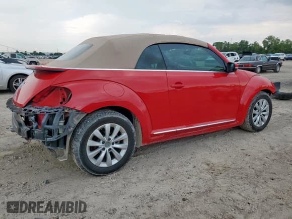 ✅ 2019 Volkswagen Beetle S • VIN: 3VW5DAAT3KM509845 • Lot: 70008025. Wystawiony na Copart z przebiegiem 98 161 mil. Bezpłatny archiwum sprzedaży aukcyjnych z USA i szczegółowy raport historii pojazdu na DreamBid. Zdjęcie 3.