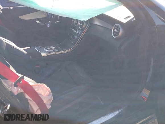 ✅ 2019 Mercedes-Benz C 43 AMG • VIN: 55SWF6EB1KU285333 • Lot: 41585655. Wystawiony na IAAI z przebiegiem 61 180 mil. Bezpłatny archiwum sprzedaży aukcyjnych z USA i szczegółowy raport historii pojazdu na DreamBid. Zdjęcie 5.