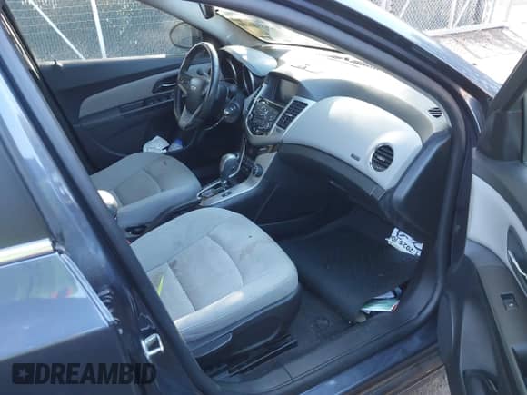 2013 Chevrolet Cruze 1LT с VIN 1G1PC5SB9D7263546, выставлен на аукционе IAAI как лот 43532206 с пробегом 127 942 миль миль и . История ставок и продаж доступна на DreamBid. Изображение 5.