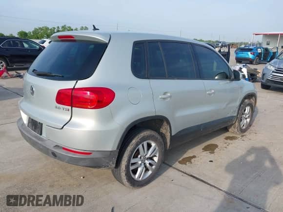 2013 Volkswagen Tiguan SE z VIN WVGAV7AX9DW542089, wystawiony jako IAAI lot #42212502 z przebiegiem 173 804 mil mil oraz . Historia ofert i sprzedaży dostępna na DreamBid. Obrazek 4.