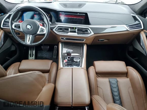 ✅ 2022 BMW X6 M • VIN: 5YMCY0C0XN9L79200 • Lot: 81968175. Wystawiony na Copart z przebiegiem 20 059 mil. Bezpłatny archiwum sprzedaży aukcyjnych z USA i szczegółowy raport historii pojazdu na DreamBid. Zdjęcie 8.