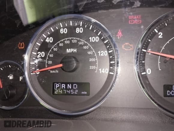 ✅ 2008 Jeep Commander Sport • VIN: 1J8HG48K98C135234 • Lot: 41920183. Listed on IAAI with 247,452 mi. Free auction sales archive from the USA and detailed vehicle history report at DreamBid. Image 7.