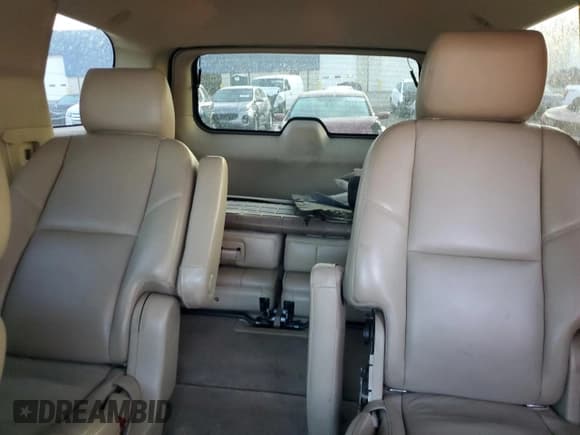 ✅ 2011 GMC Yukon Denali • VIN: 1GKS2EEF9BR189859 • Lot: 80338085. Listed on Copart with 275,661 mi. Free auction sales archive from the USA and detailed vehicle history report at DreamBid. Image 10.