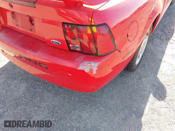 ✅ 2002 Ford Mustang Deluxe • VIN: 1FAFP44442F179840 • Lot: 42603841. Wystawiony na IAAI z przebiegiem 132 149 mil. Bezpłatny archiwum sprzedaży aukcyjnych z USA i szczegółowy raport historii pojazdu na DreamBid. Zdjęcie 17.