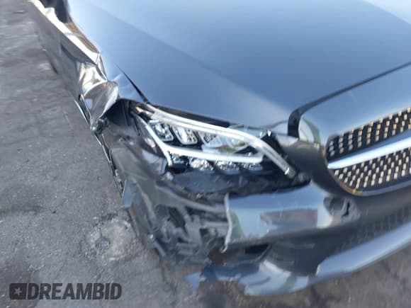 ✅ 2021 Mercedes-Benz C 300 • VIN: W1KWJ8DBXMG092058 • Lot: 40813981. Wystawiony na IAAI z przebiegiem 42 676 mil. Bezpłatny archiwum sprzedaży aukcyjnych z USA i szczegółowy raport historii pojazdu na DreamBid. Zdjęcie 6.