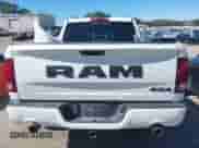 2017 Ram 1500 Night z VIN 1C6RR7MT4HS766699, wystawiony jako IAAI lot #41692973 z przebiegiem 134 746 mil mil oraz . Historia ofert i sprzedaży dostępna na DreamBid. Obrazek 16.