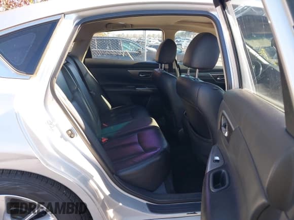 ✅ 2015 Nissan Altima S • VIN: 1N4AL3APXFN905808 • Lot: 43694718. Listed on IAAI with 88,081 mi. Free auction sales archive from the USA and detailed vehicle history report at DreamBid. Image 8.