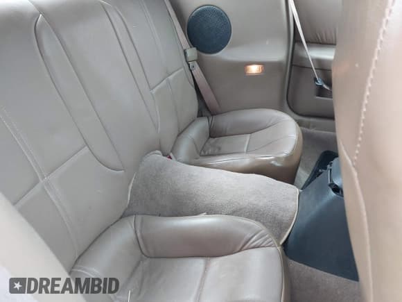 ✅ 1995 Chevrolet Camaro Z28 • VIN: 2G1FP32P9S2169638 • Лот: 39049392. Опубликован ранее на IAAI с пробегом 115 543 миль. Бесплатный доступ к архиву аукционных продаж из США и подробный отчёт об истории автомобиля на DreamBid. Изображение 8.