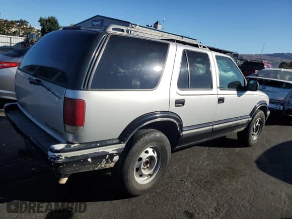 ✅ 1996 Chevrolet Blazer • VIN: 1GNDT13W6T2131335 • Lot: 80264865. Wystawiony na Copart z przebiegiem 245 668 mil. Bezpłatny archiwum sprzedaży aukcyjnych z USA i szczegółowy raport historii pojazdu na DreamBid. Zdjęcie 3.