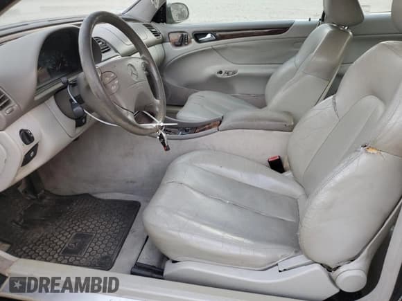 ✅ 2000 Mercedes-Benz CLK 320/430 • VIN: WDBLJ65G4YF152664 • Лот: 76822474. Опубликован ранее на Copart с пробегом 108 193 миль. Бесплатный доступ к архиву аукционных продаж из США и подробный отчёт об истории автомобиля на DreamBid. Изображение 7.