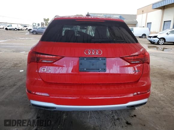 ✅ 2020 Audi Q3 Premium Plus • VIN: WA1BECF30L1122041 • Lot: 92317315. Wystawiony na Copart z przebiegiem 81 927 mil. Bezpłatny archiwum sprzedaży aukcyjnych z USA i szczegółowy raport historii pojazdu na DreamBid. Zdjęcie 6.