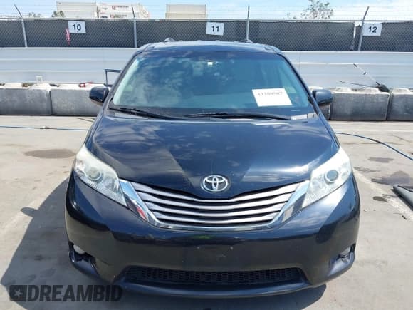 ✅ 2017 Toyota Sienna XLE Auto Access Seat • VIN: 5TDYZ3DC2HS865740 • Lot: 43289507. Listed on IAAI with 413,333 mi. Free auction sales archive from the USA and detailed vehicle history report at DreamBid. Image 12.